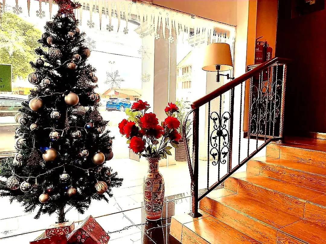 Golden Court Hotel - Sri Pelangi Джохор-Бару 2*,  Малайзия